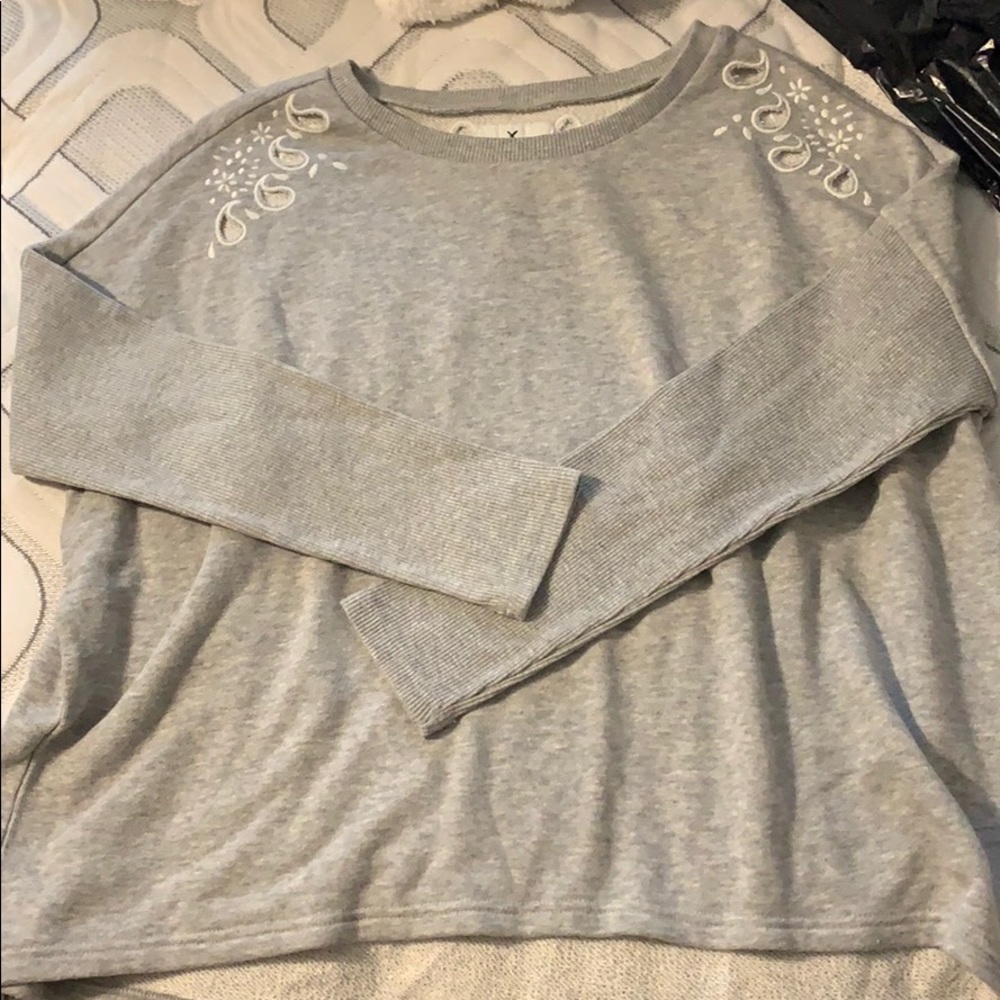 Sweatshirt